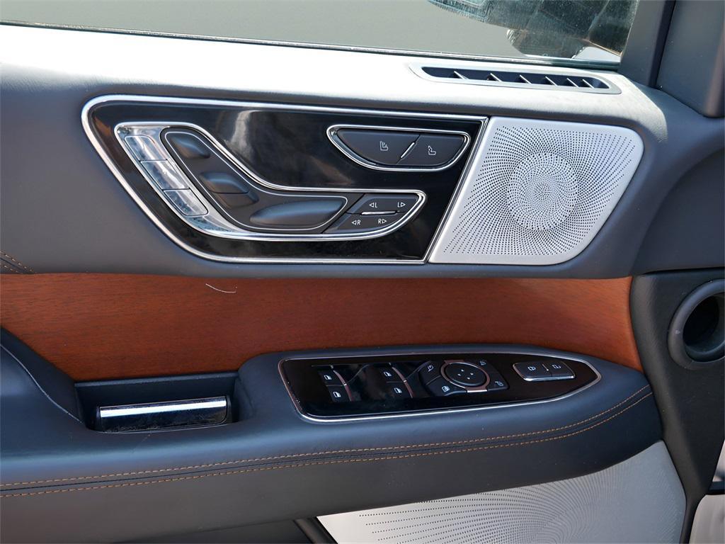 used 2024 Lincoln Navigator car, priced at $82,995