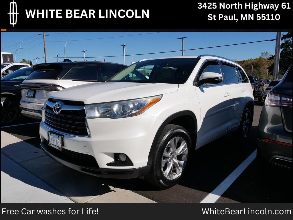 used 2015 Toyota Highlander car, priced at $13,995