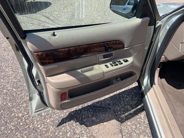 used 2004 Mercury Grand Marquis car, priced at $12,995
