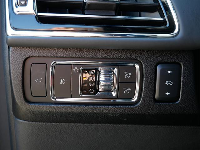 used 2022 Lincoln Navigator car, priced at $68,995