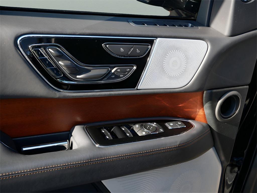 used 2024 Lincoln Navigator car, priced at $80,995
