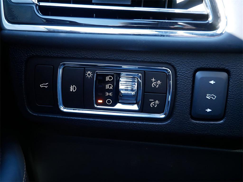 used 2024 Lincoln Navigator car, priced at $80,995