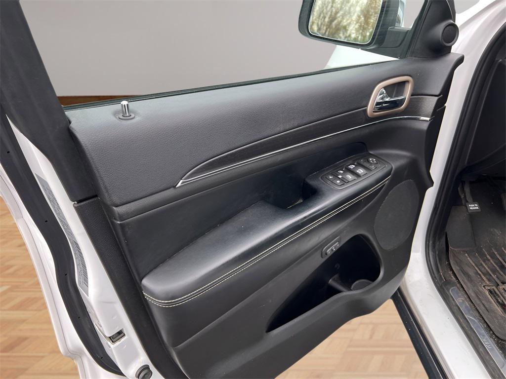 used 2015 Jeep Grand Cherokee car, priced at $11,995