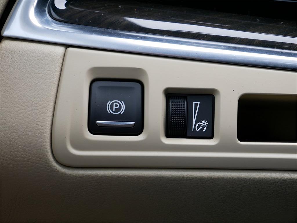 used 2018 Cadillac XT5 car, priced at $19,995