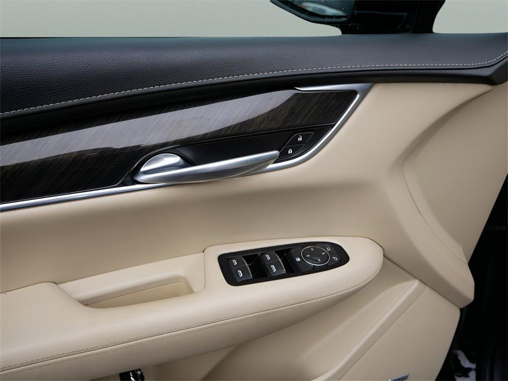 used 2018 Cadillac XT5 car, priced at $19,995