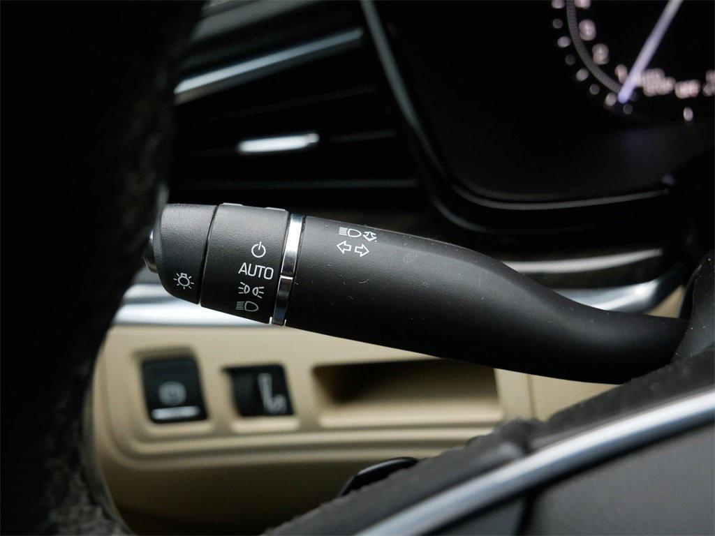 used 2018 Cadillac XT5 car, priced at $19,995