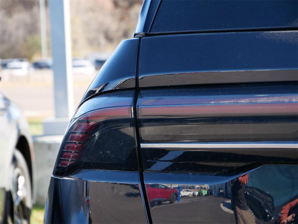 used 2024 Lincoln Nautilus car, priced at $45,995