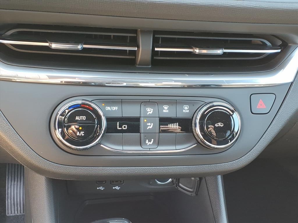 new 2025 Buick Envista car, priced at $25,280