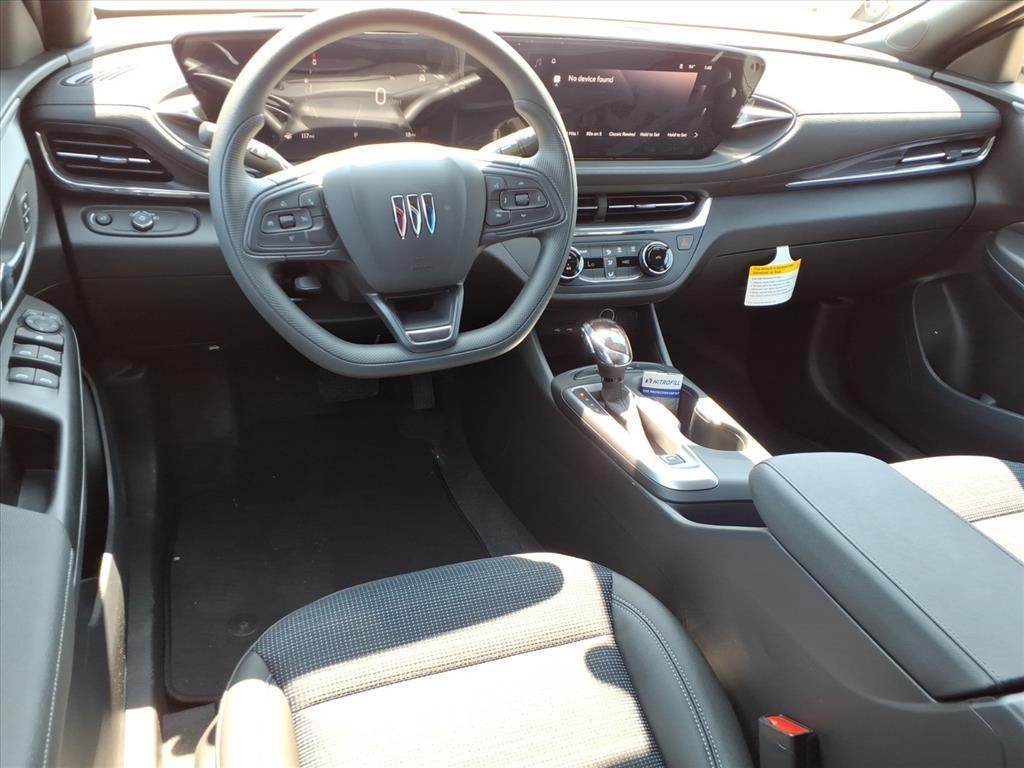 new 2025 Buick Envista car, priced at $25,280