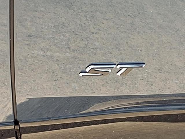 new 2025 Buick Envista car, priced at $28,475