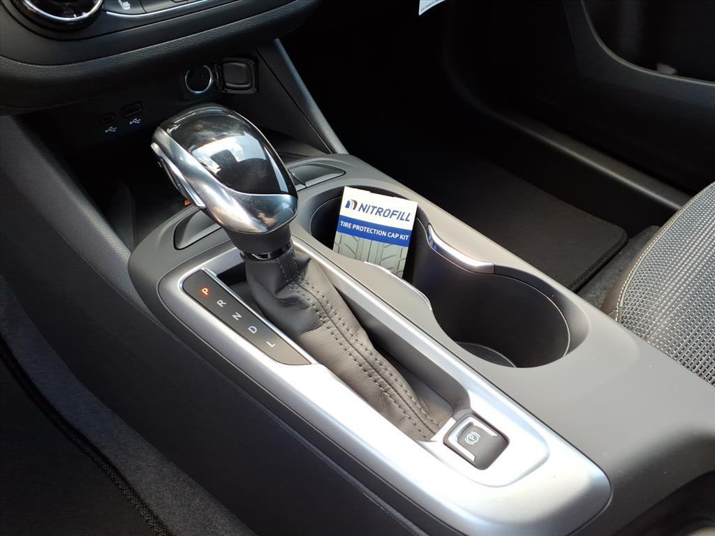 new 2025 Buick Envista car, priced at $25,280