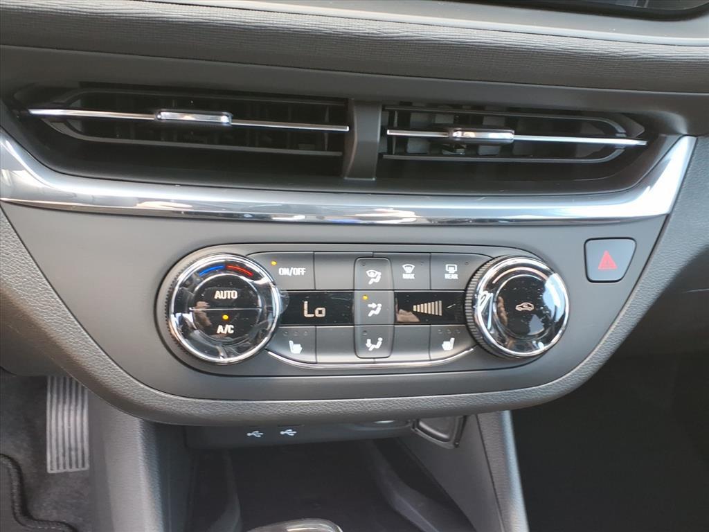 new 2025 Buick Envista car, priced at $25,280