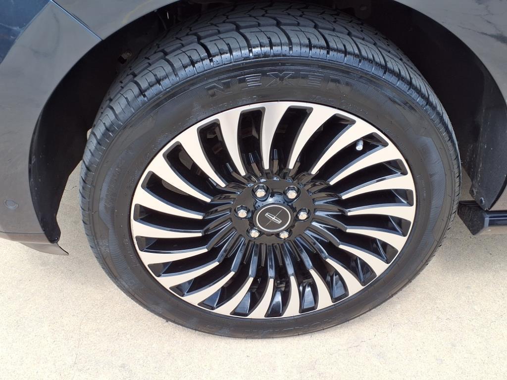 used 2021 Lincoln Navigator car, priced at $51,995