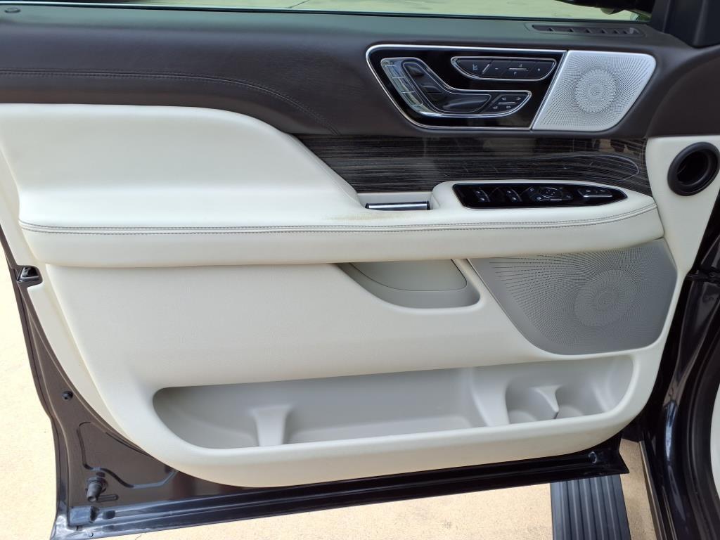 used 2021 Lincoln Navigator car, priced at $51,995