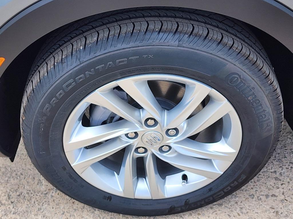 new 2025 Buick Envista car, priced at $25,280