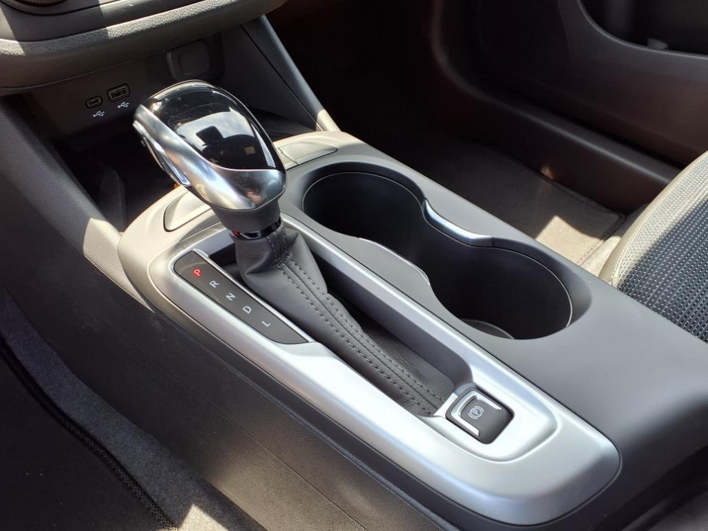 new 2025 Buick Envista car, priced at $25,280