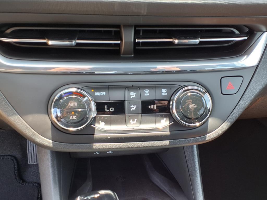 new 2025 Buick Envista car, priced at $25,280