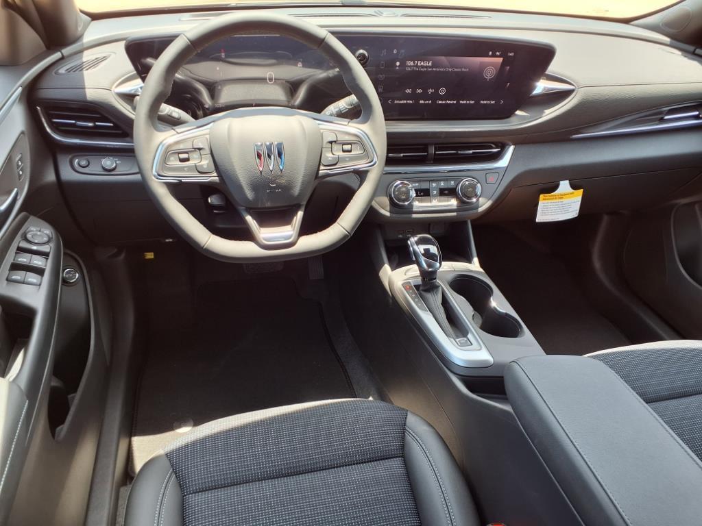 new 2025 Buick Envista car, priced at $25,280