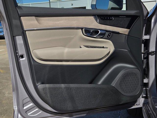 new 2026 Volvo XC90 car, priced at $68,325