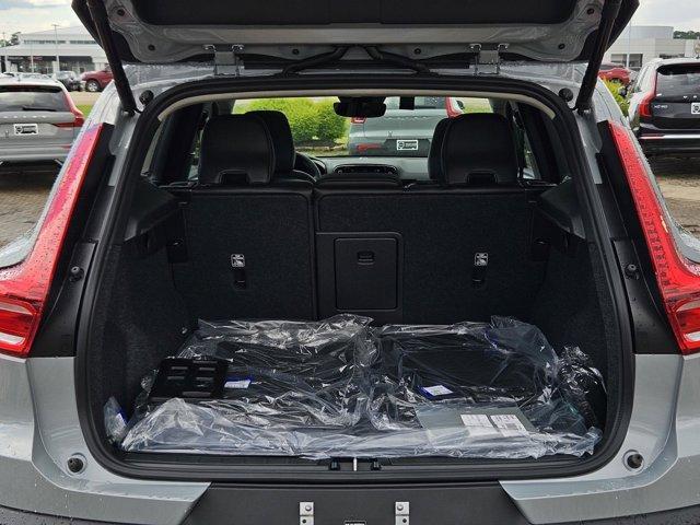 new 2025 Volvo XC40 car, priced at $44,465