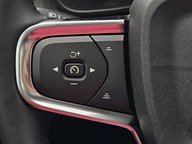 new 2025 Volvo XC40 car, priced at $44,465