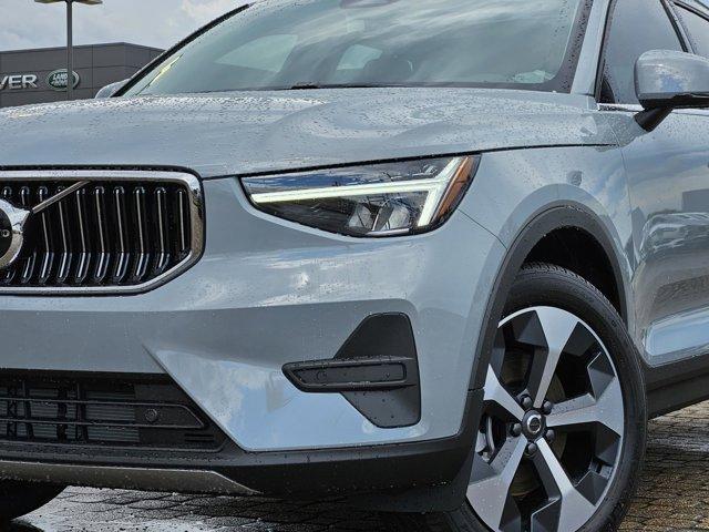 new 2025 Volvo XC40 car, priced at $44,465