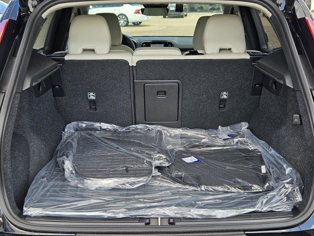 new 2025 Volvo XC40 car, priced at $48,550