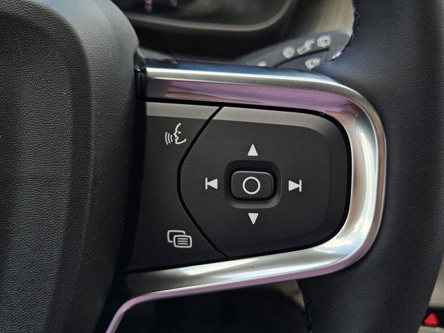new 2025 Volvo XC40 car, priced at $48,550