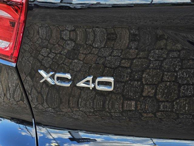 new 2025 Volvo XC40 car, priced at $48,550