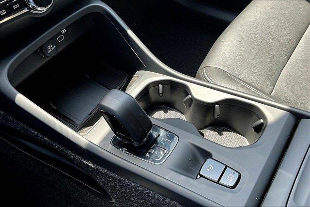 new 2025 Volvo XC40 car, priced at $44,000