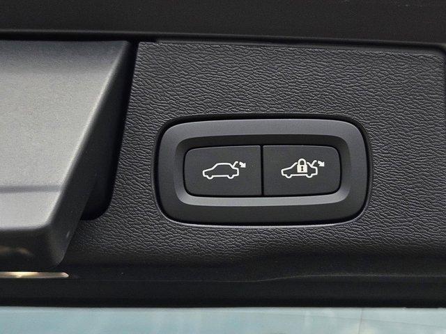 new 2026 Volvo XC60 car, priced at $57,985
