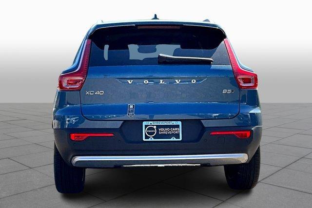 new 2024 Volvo XC40 car, priced at $45,910