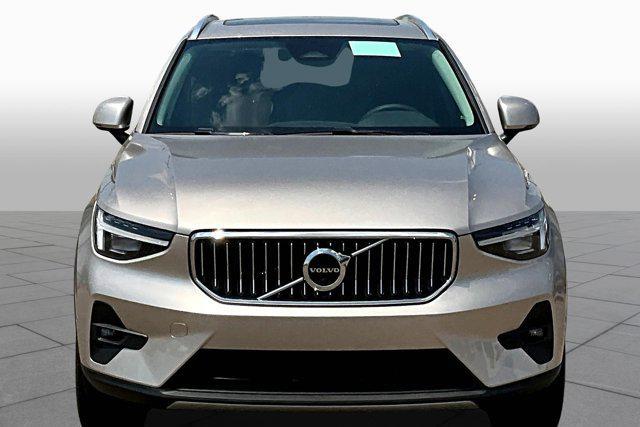 new 2024 Volvo XC40 car, priced at $44,025