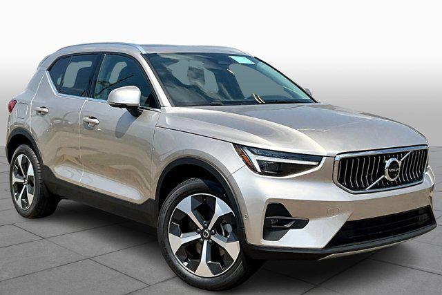 new 2024 Volvo XC40 car, priced at $44,025