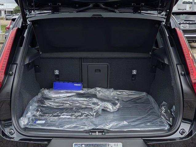 new 2025 Volvo XC40 car, priced at $47,335