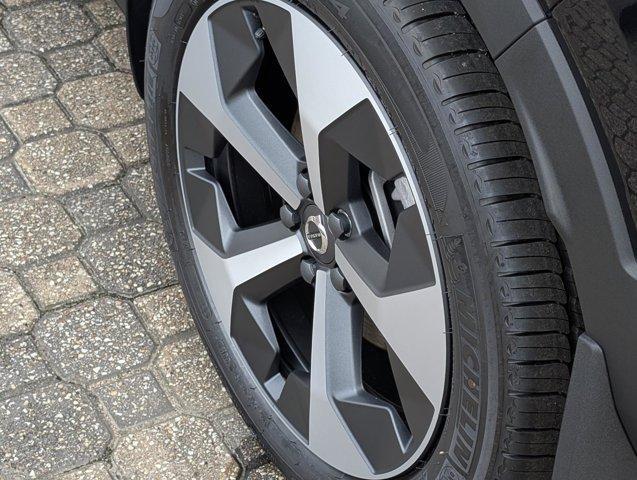 new 2025 Volvo XC40 car, priced at $47,335