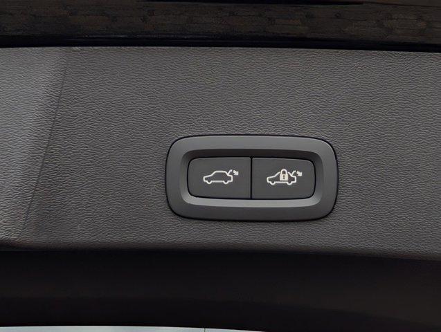 new 2025 Volvo XC40 car, priced at $47,335