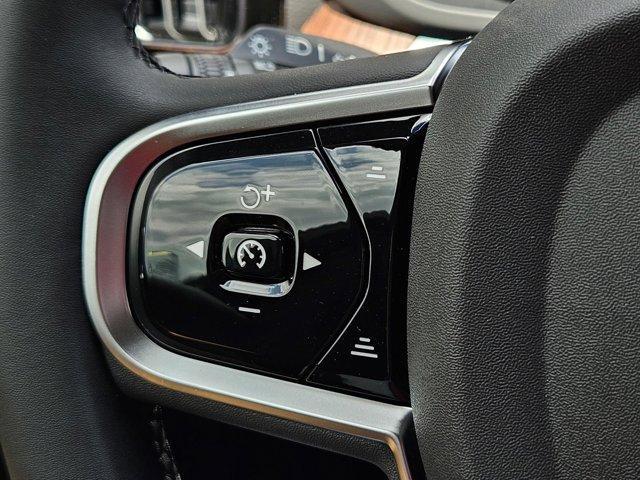 new 2025 Volvo XC60 car, priced at $58,885
