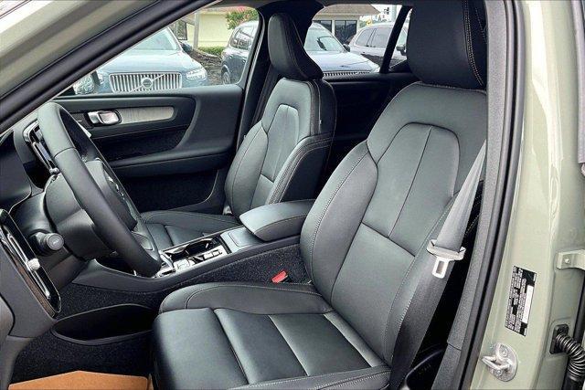new 2025 Volvo XC40 car, priced at $52,710