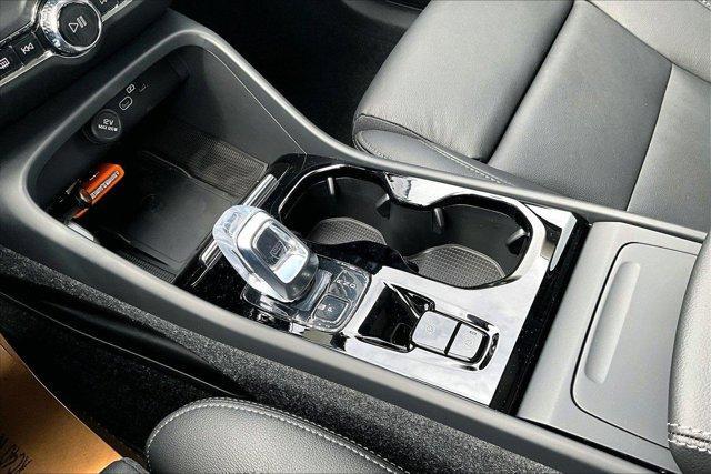 new 2025 Volvo XC40 car, priced at $52,710