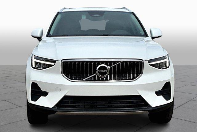 new 2025 Volvo XC40 car, priced at $47,010