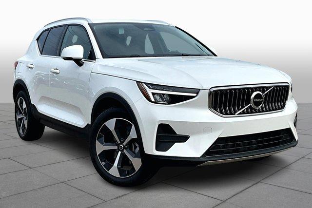 new 2025 Volvo XC40 car, priced at $47,010