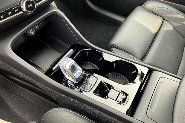 new 2025 Volvo XC40 car, priced at $49,590