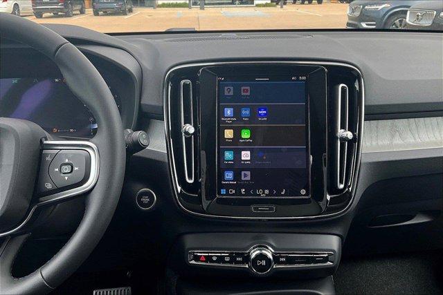new 2025 Volvo XC40 car, priced at $49,590