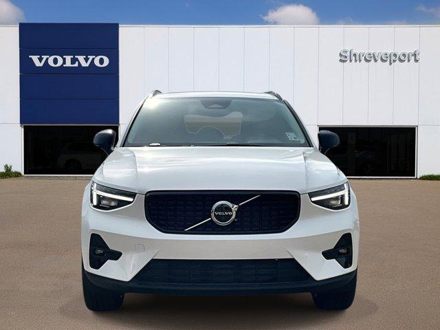 new 2025 Volvo XC40 car, priced at $49,590