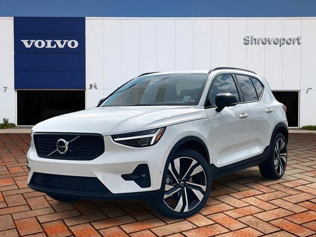 new 2025 Volvo XC40 car, priced at $48,090