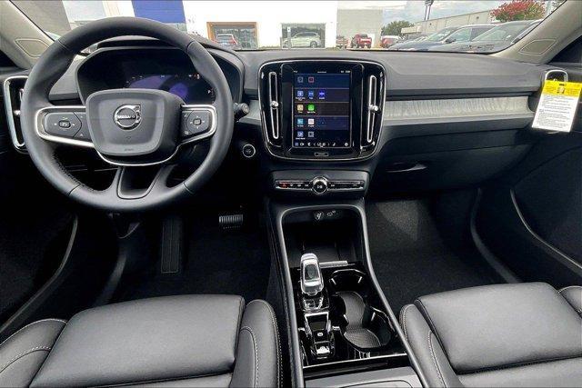 new 2025 Volvo XC40 car, priced at $49,590