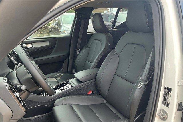 new 2025 Volvo XC40 car, priced at $49,590