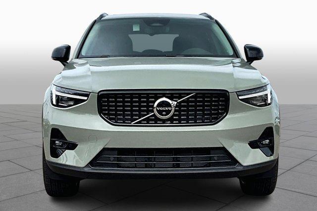 new 2025 Volvo XC40 car, priced at $53,210