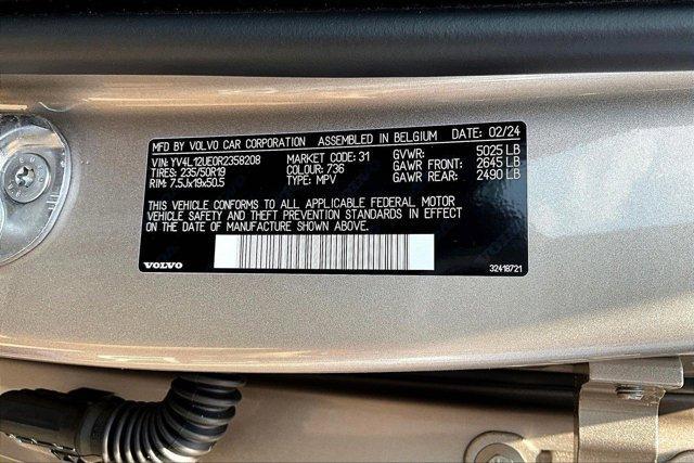 new 2024 Volvo XC40 car, priced at $38,497